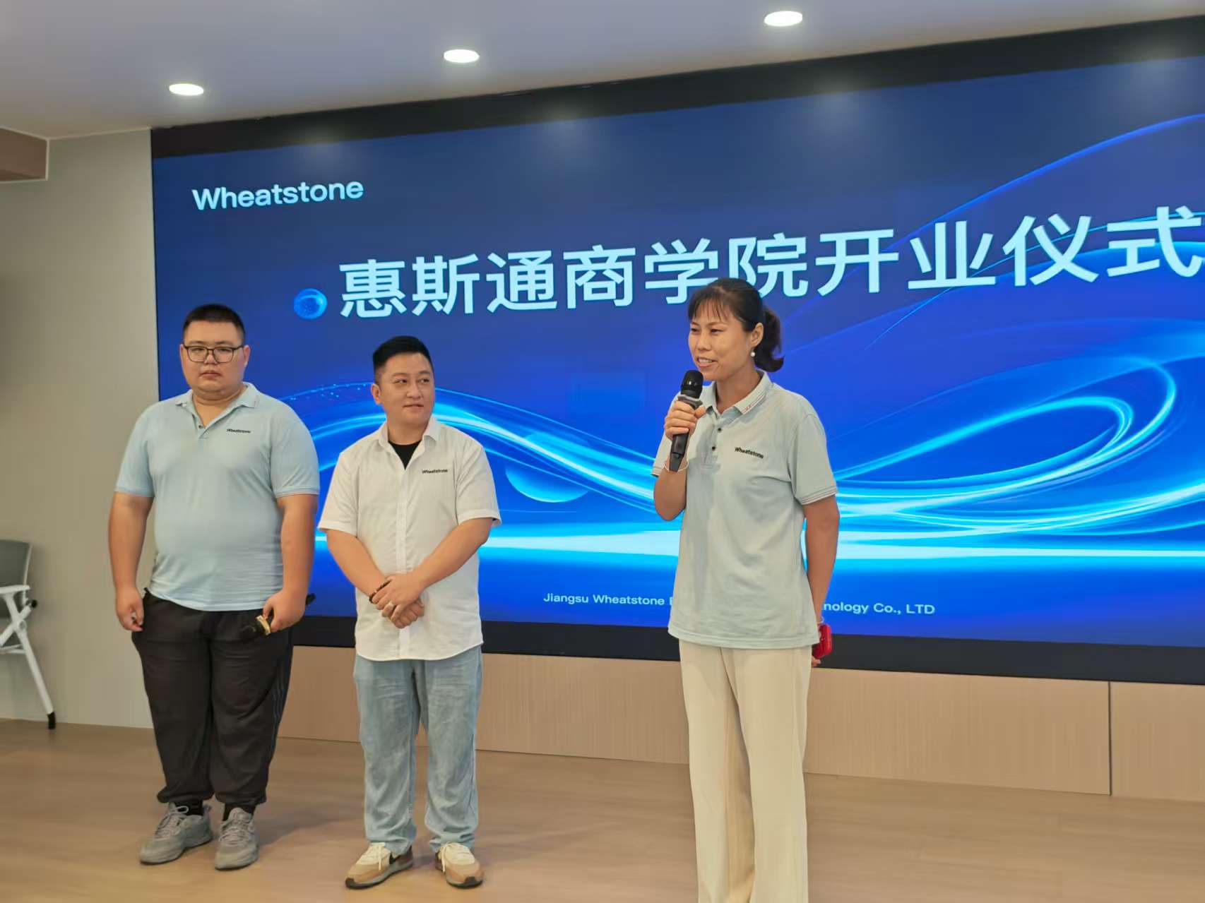 46011555.jpg 46011555.jpg